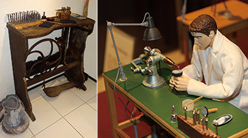 左：現在は使用されていない足踏み型の彫刻機 右：カメオ彫刻風景の模型（ドイツ宝石博物館）